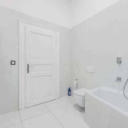 Private Room, Ac, W Kitchen *