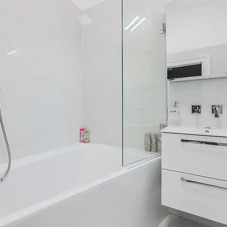 Daire Private Room, Ac, W Kitchen
