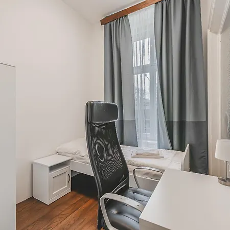 Private Room, Ac, W Kitchen *
