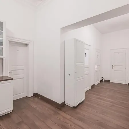Private Room, Ac, W Kitchen *