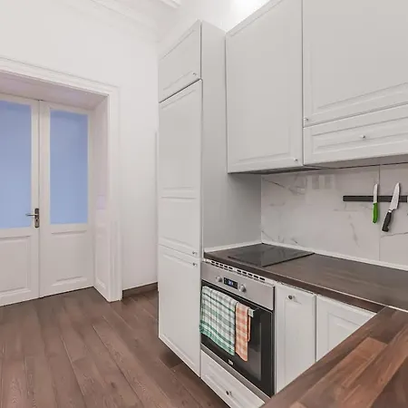 Private Room, Ac, W Kitchen * Prag