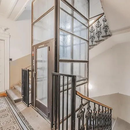 Private Room, Ac, W Kitchen Daire Prag