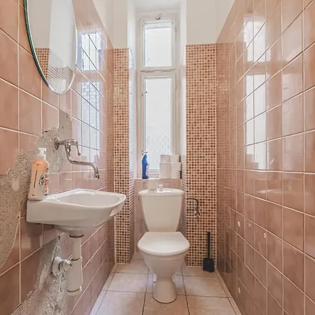Daire Private Room, Ac, W Kitchen Prag