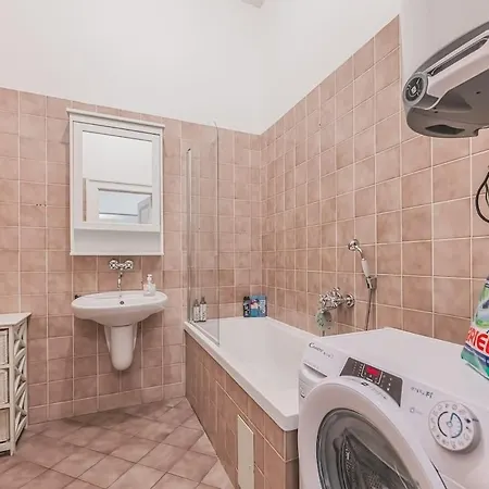 Private Room, Ac, W Kitchen